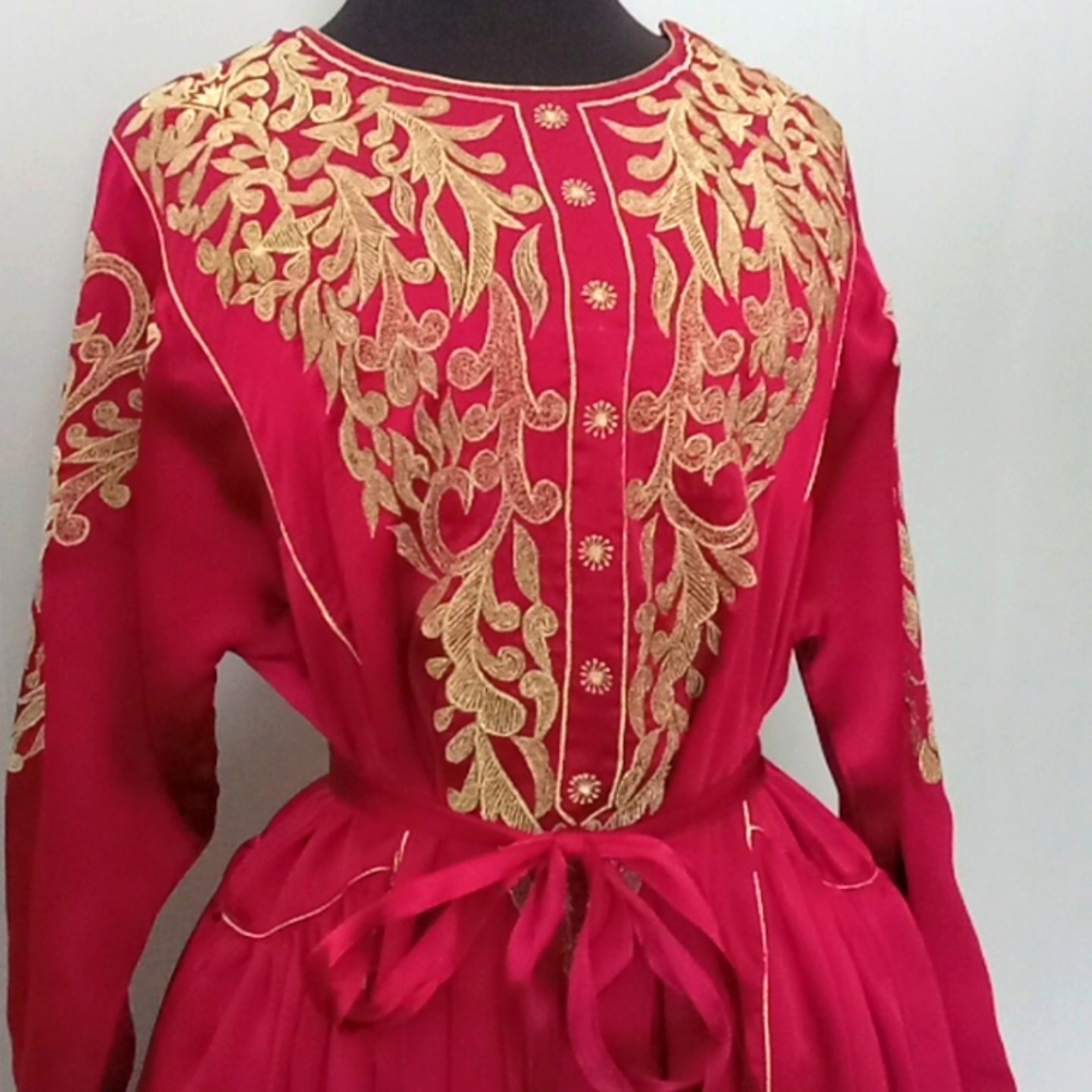 Stunning and mystical deep wine red Ethnic Indian ladies large Tunic with belt